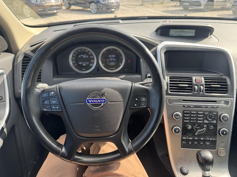 Volvo XC60 (2010) 2.4D5 151KW 1.Majitel AWD  - fotka 17 z 40