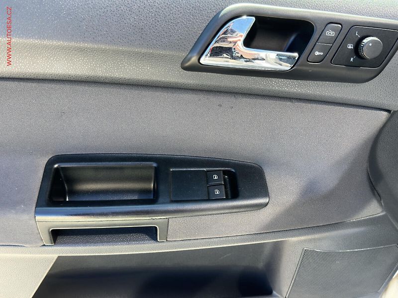 Volkswagen Polo (2007) 1.4TDI, AC - fotka 11 z 16