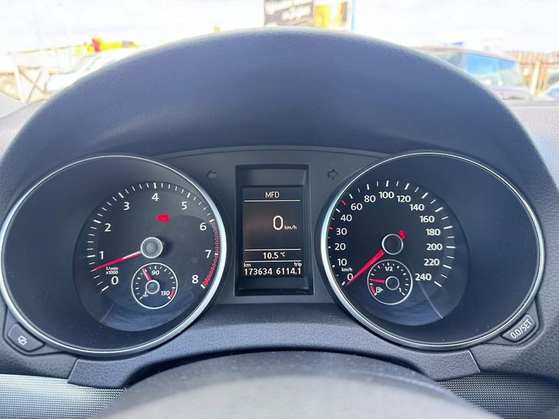 Volkswagen Golf (2011) STYLE 1,2 TSI 63 KW STK TAŽNÉ - fotka 27 z 50