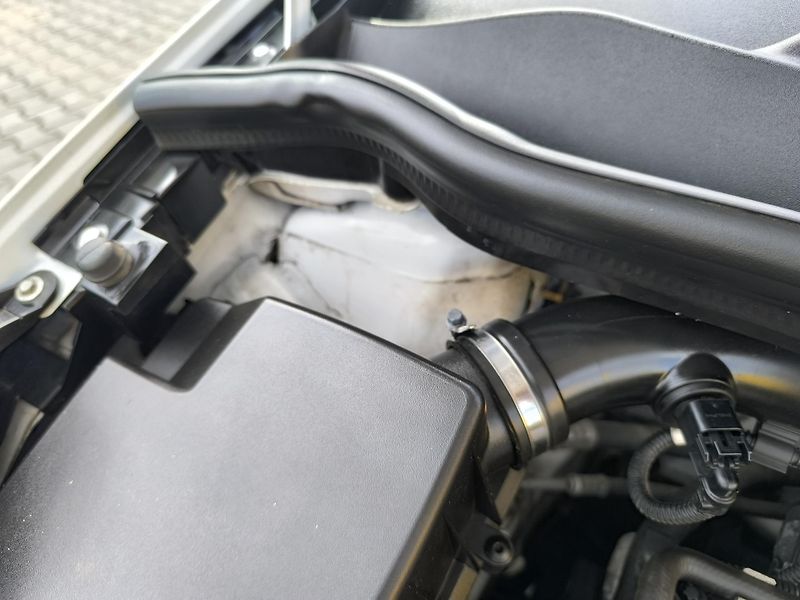 Opel Corsa 1.3 DOLOŽENÉ KM,SERVISNÍ KN - fotka 43 z 43