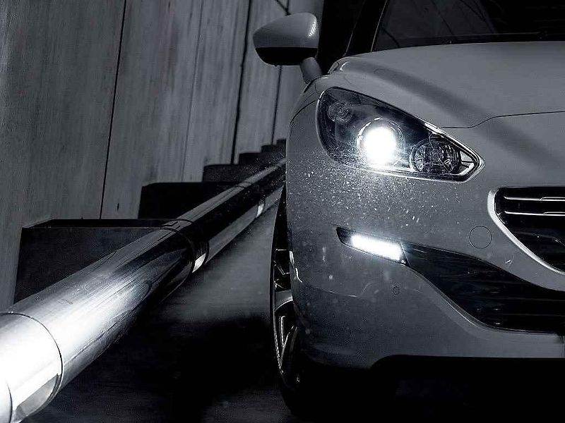 Peugeot RCZ.