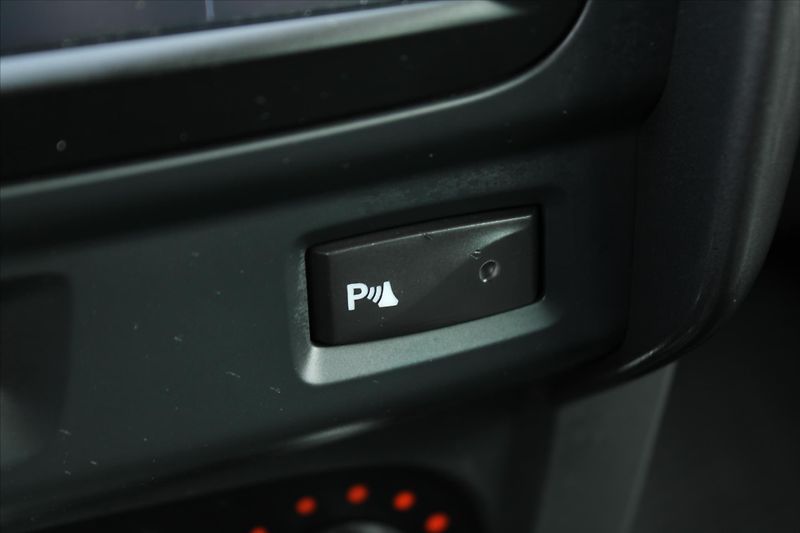 Dacia Duster 1.2 TCe 92kW KLIMA NAVIGACE - fotka 20 z 23