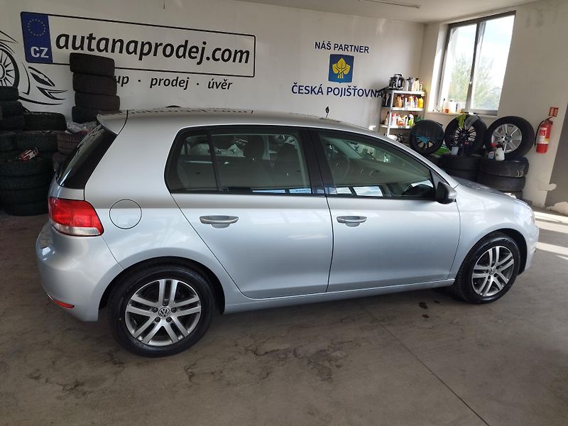 Volkswagen Golf (2010) 1,4TSI,90KW,DSG,ALU,NOVÉ ROZV. - fotka 5 z 27