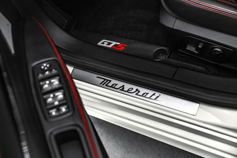 Maserati Quattroporte GTS V8 530PS - fotka 19 z 25