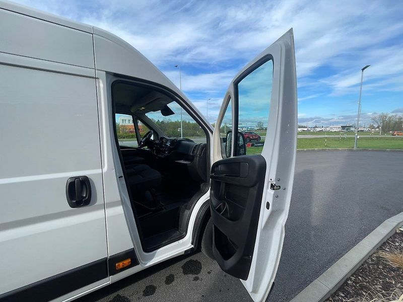 Toyota Proace Max 2.2D L4H2 4D VAN 2.2L 140 6MT - fotka 15 z 27