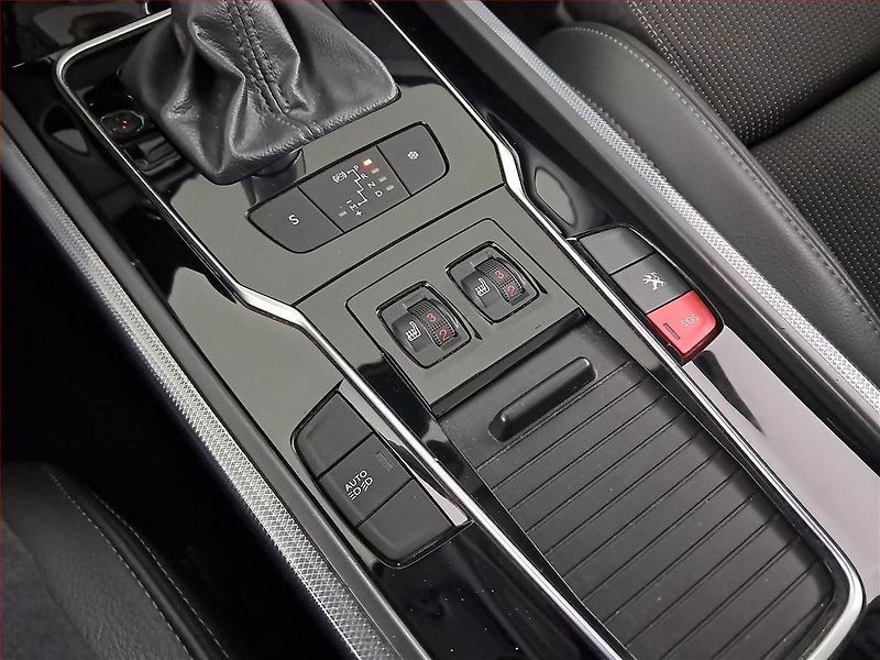 Peugeot 508 (2017) 2.0 BlueHDi, Automat, Navi - fotka 16 z 18