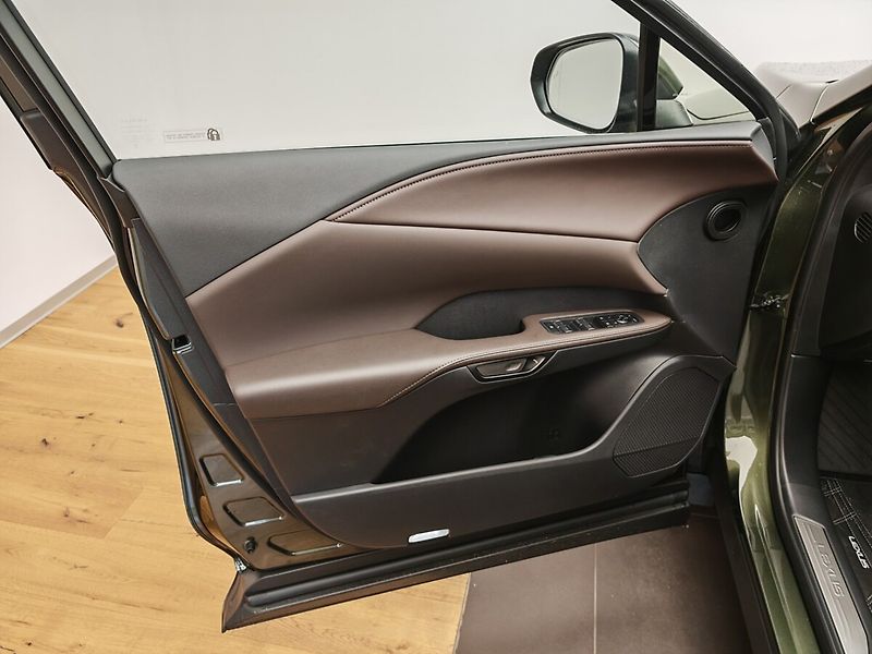 Lexus RX 450h+ Plug-in Hybrid EXECUTIVE - fotka 11 z 17