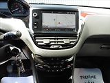 Peugeot 2008 1,2 Allure Navi, 1.maj.. - náhled 11