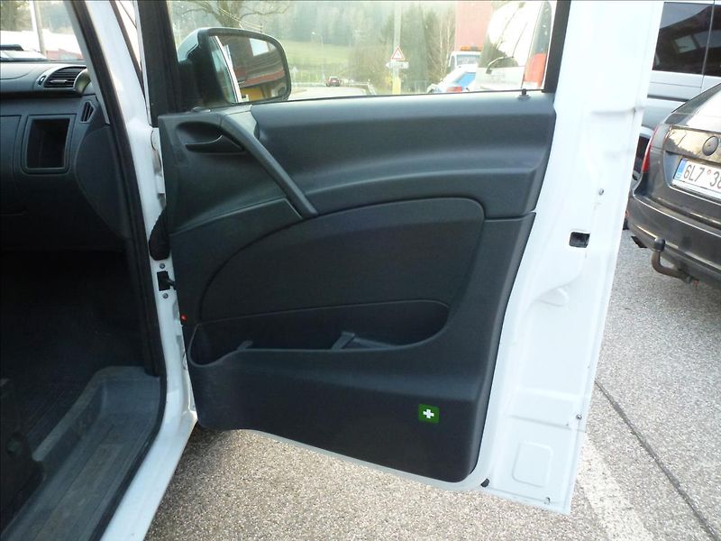 Mercedes-Benz Vito 2,2 113CDI  KAWA 5 míst - fotka 24 z 46