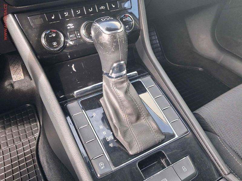 Škoda Superb (2018) 2.0 TDI, ČR, DSG, bixen - fotka 16 z 17