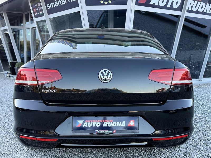 Volkswagen Passat 1,4 TSI Comfortline Navi - fotka 9 z 45