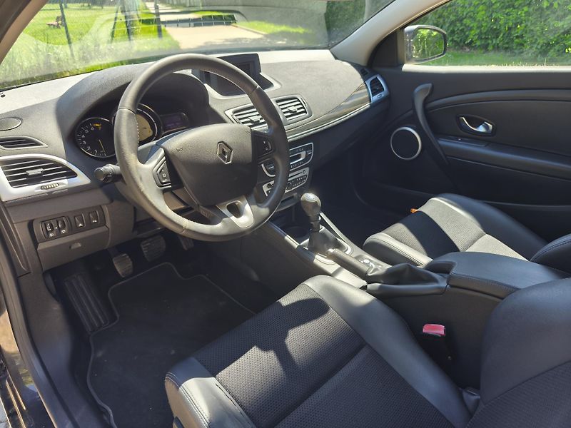 Renault Mégane 1.4 Tce 130 ps kupé - fotka 18 z 25