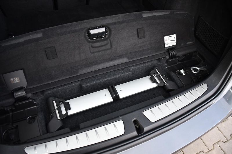 BMW Řada 3 330d xDrive MPaket SERV.KNÍŽKA - fotka 44 z 50