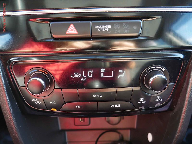 Suzuki Vitara (2018) 1.6VVTi 4x4, AC, TZ, park - fotka 18 z 21