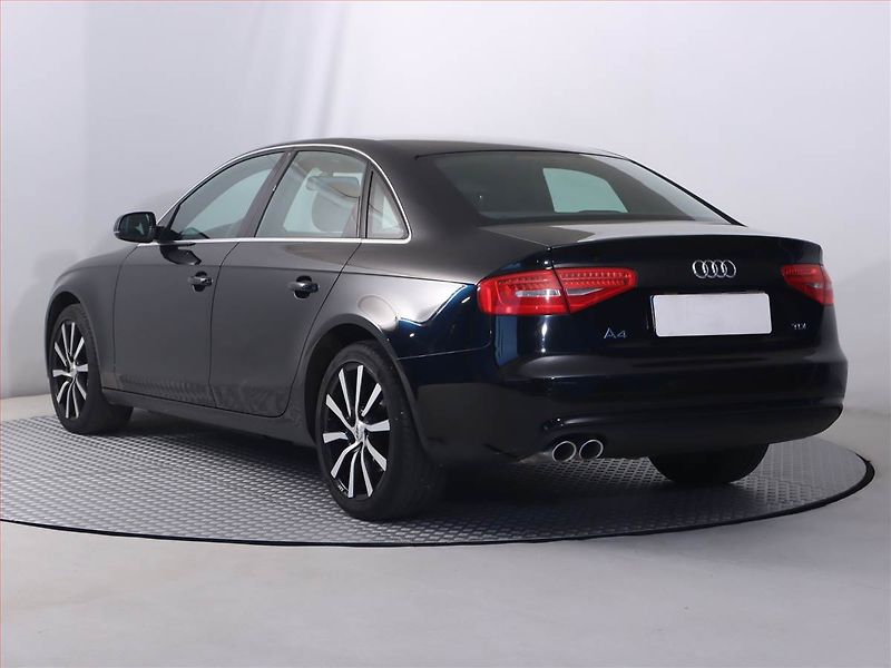 Audi A4 (2015) Design 2.0 TDI, Bi-Xenony - fotka 4 z 18