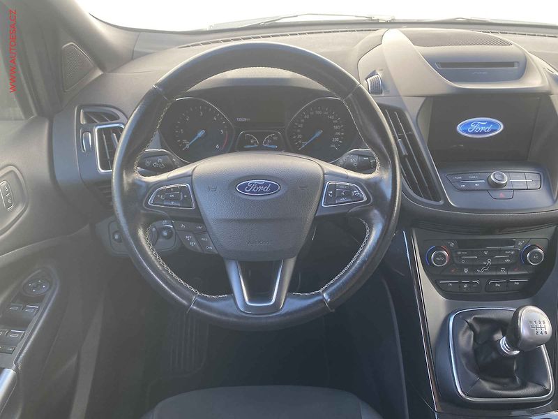 Ford Kuga (2017) 2.0 TDCi, ST-Line, TZ, panor - fotka 11 z 18