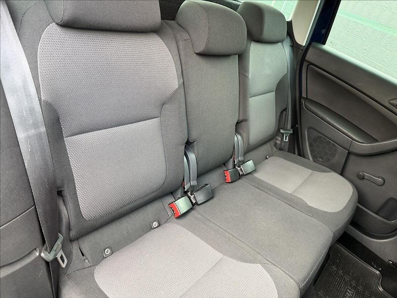Škoda Yeti 1.2 TSI Active Plus - fotka 15 z 17