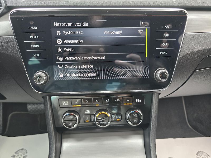 Škoda Superb 2,0TSI 200kW 4x4 DSG WEBASTO - fotka 35 z 41