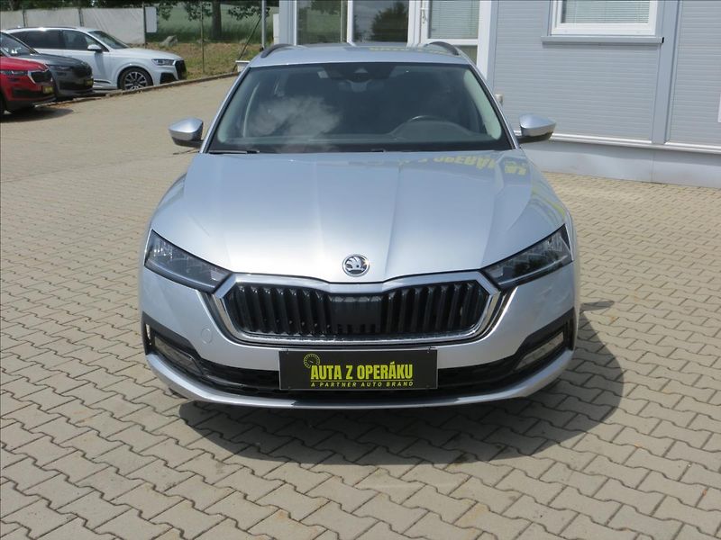 Škoda Octavia 2,0 TDI Ambition ČR - fotka 2 z 25