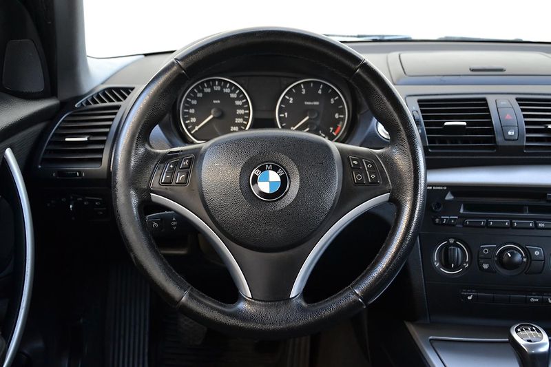 BMW Řada 1 118i / 105 kW / MANUÁL - fotka 18 z 38