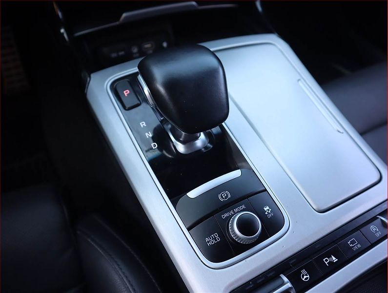 Kia Stinger (2019) 2.0 T-GDI, Automat, Kůže, Navi - fotka 13 z 23