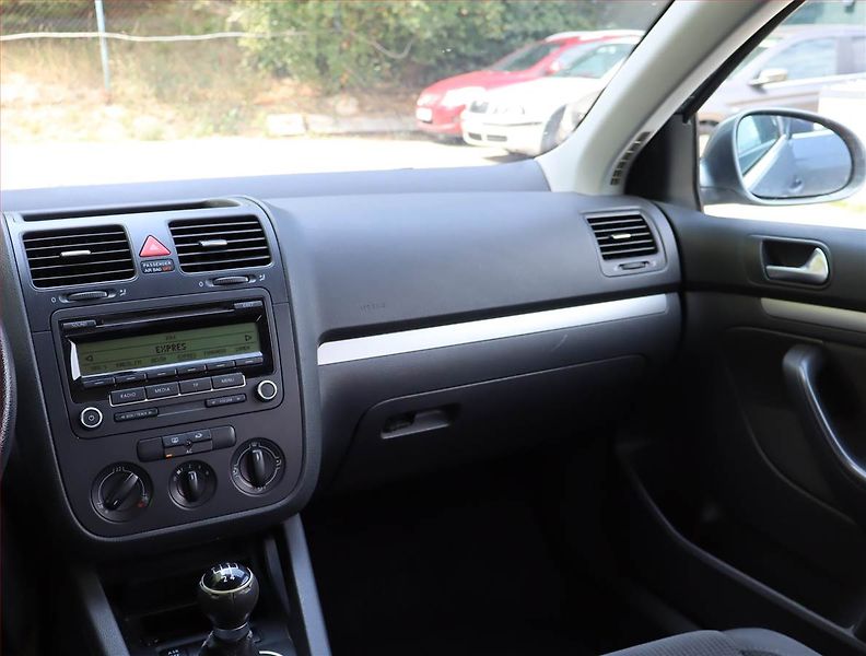 Volkswagen Golf (2008) 1.9 TDI, za skvělou cenu - fotka 8 z 13