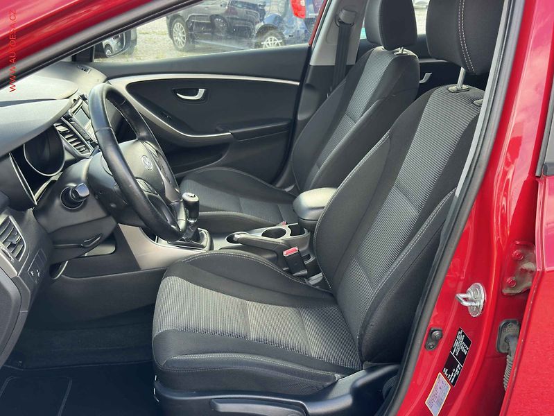 Hyundai i30 (2012) 1.6 GDi, ČR, Trikolor - fotka 9 z 18