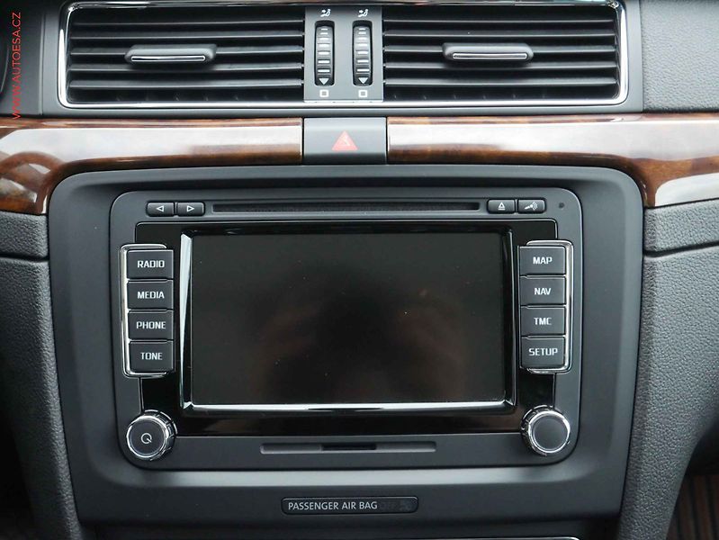 Škoda Superb (2014) 2.0 TDi 4x4, DSG, panor, navi - fotka 11 z 19