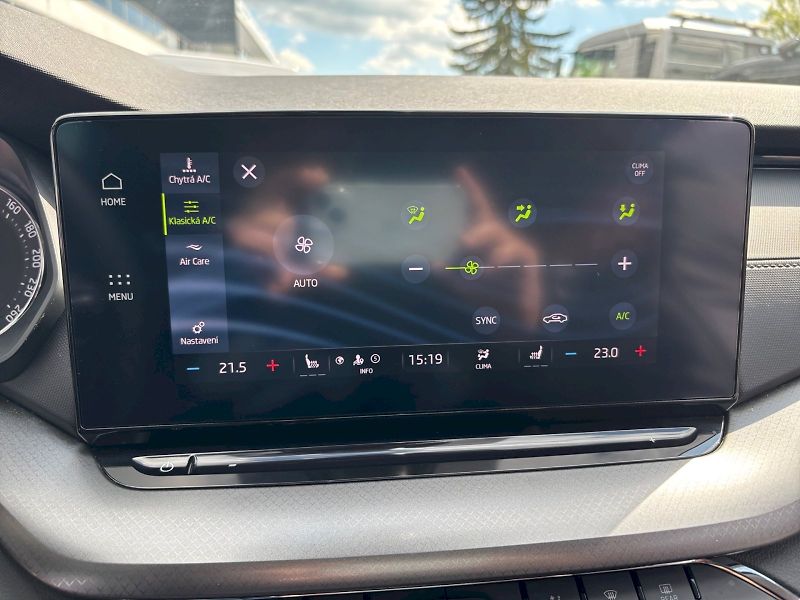 Škoda Octavia (2024) COM M-HEV AMB TS 110/1.5 A7F - fotka 24 z 29