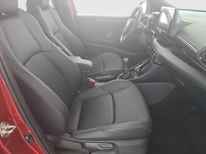 Toyota Yaris (2022) 1.5 VVT-i, Serv.kniha, Kůže - fotka 9 z 21