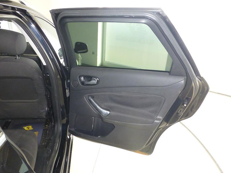 Ford Mondeo (2008) 2,0TDCI*DIGIKLIMA***ALU**TAŽNÉ - fotka 21 z 25