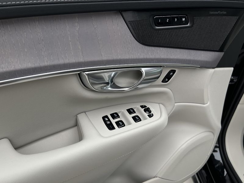Volvo XC90 (2026) B5 AWD DARK PLUS AUT - fotka 24 z 48
