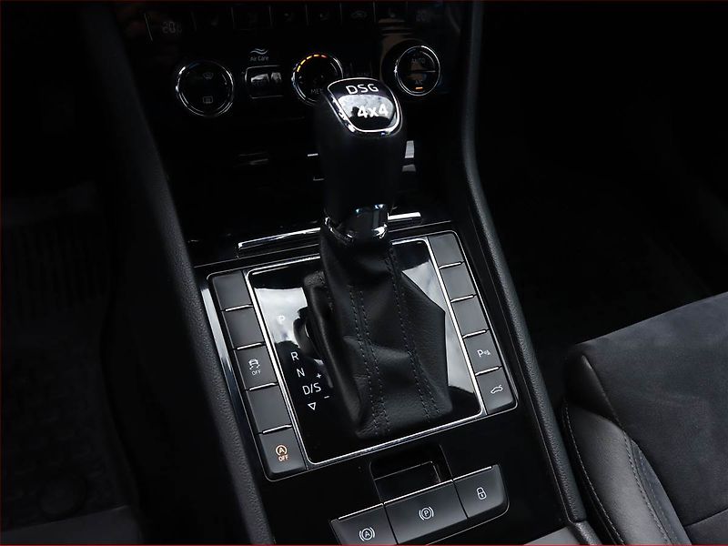 Škoda Superb (2018) 2.0 TDI, 4X4, Automat - fotka 16 z 23
