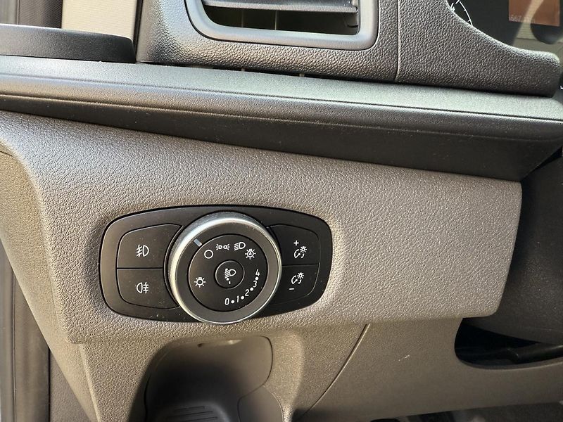 Ford Transit Custom (2022) 2,0-TEMPOMAT-SENZORY-TAŽNÉ  - fotka 21 z 48