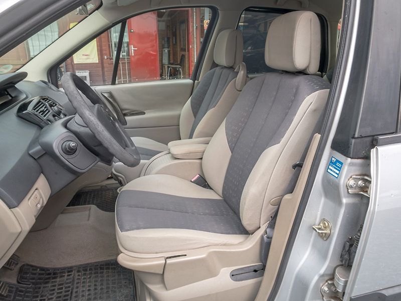 Renault Scénic (2006) 1.6i 16V 82KW – 2x KOLA - fotka 12 z 32