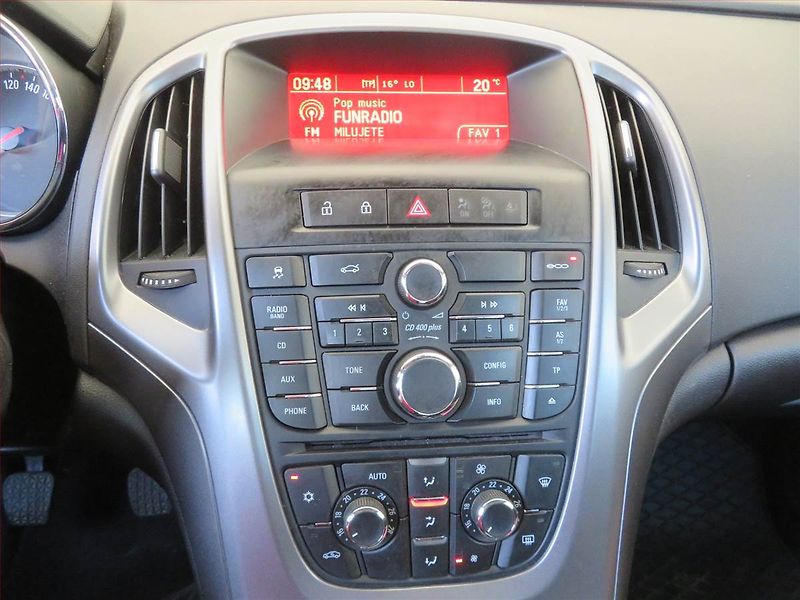 Opel Astra (2017) 1.6 CDTI, Serv.kniha, Tempomat - fotka 12 z 14