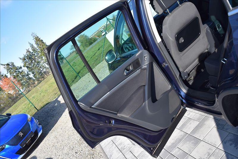 Volkswagen Tiguan 2,0 TDI 103KW NAVI TAŽNÉ ALU - fotka 16 z 47