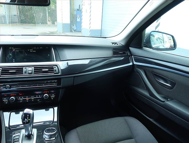 BMW Řada 5 (2015) 525d, 4X4, Automat - fotka 8 z 22