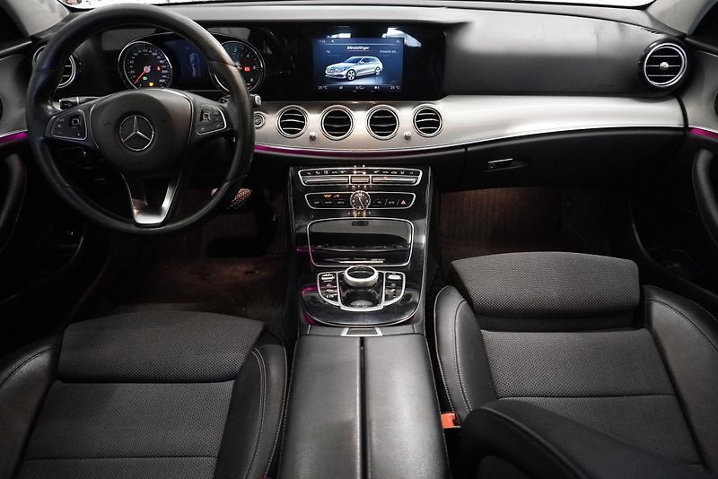 Mercedes-Benz Třídy E (2017) E220D AUTOMAT - fotka 18 z 38
