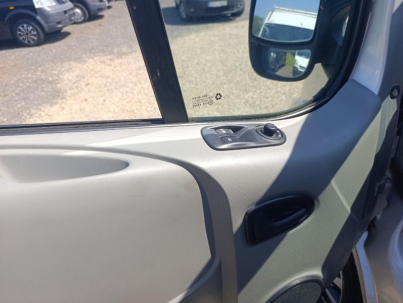 Opel Vivaro (2012) 2.0 DCi tažné DPH klima - fotka 12 z 17