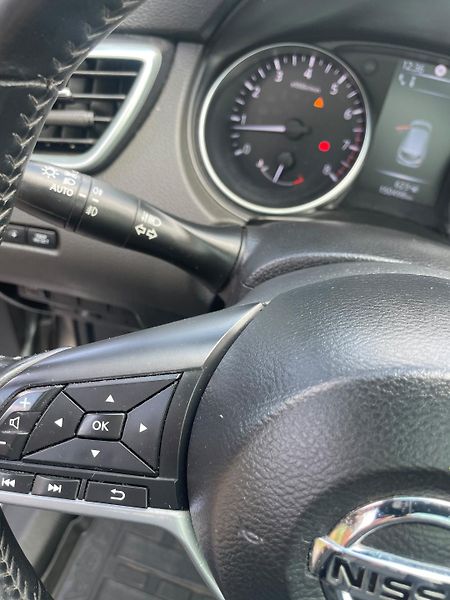 Nissan Qashqai (2017) 1.6DIG-T, Panor, navi - fotka 18 z 20
