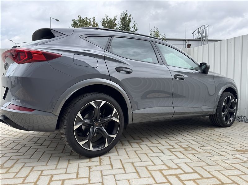 Cupra Formentor 2,0 TSI 140kW DSG 4Drive ČR - fotka 17 z 50