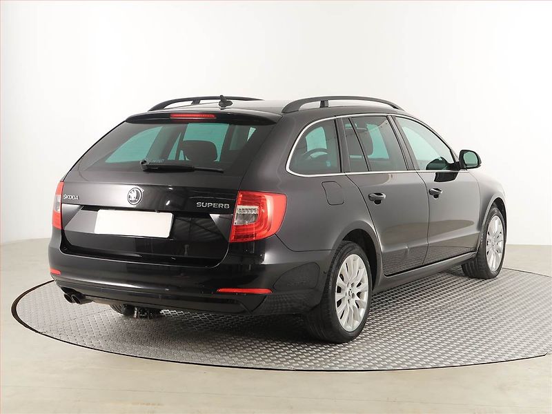 Škoda Superb (2013) Ambition Plus 2.0 TDI, Automat - fotka 5 z 17