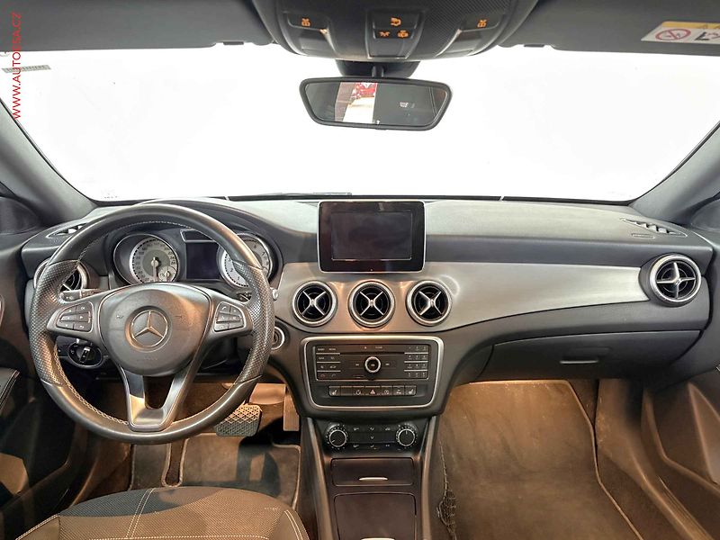 Mercedes-Benz CLA (2015) 1.6T 200, AT, bixen, navi - fotka 8 z 16