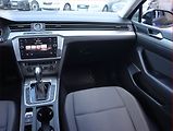 Volkswagen Passat (2017) Comfortline 2.0 TDI, Automat - náhled 8
