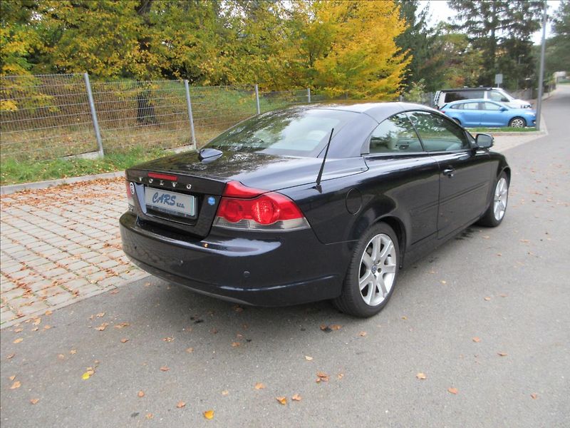 Volvo C70 2,0 D, Navi, Kůže, Xenon - fotka 13 z 28