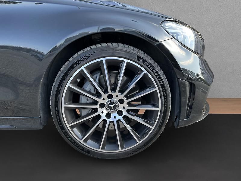 Mercedes-Benz Třídy C Třída C 400 4MATIC AMG Line - fotka 9 z 18