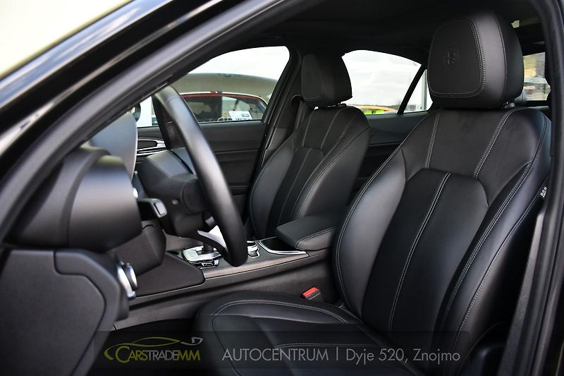 Alfa Romeo Giulia 2.2JTDm 154kw Ti - fotka 11 z 53