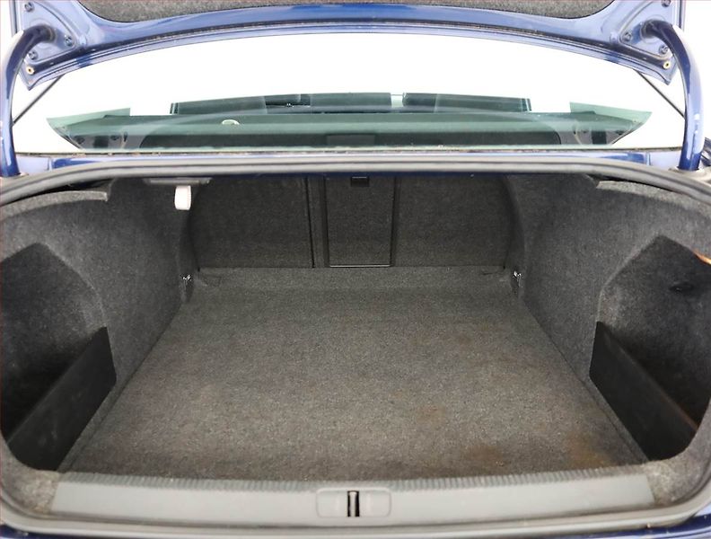 Volkswagen Passat (2007) 2.0 TDI, po STK, Klima - fotka 12 z 13