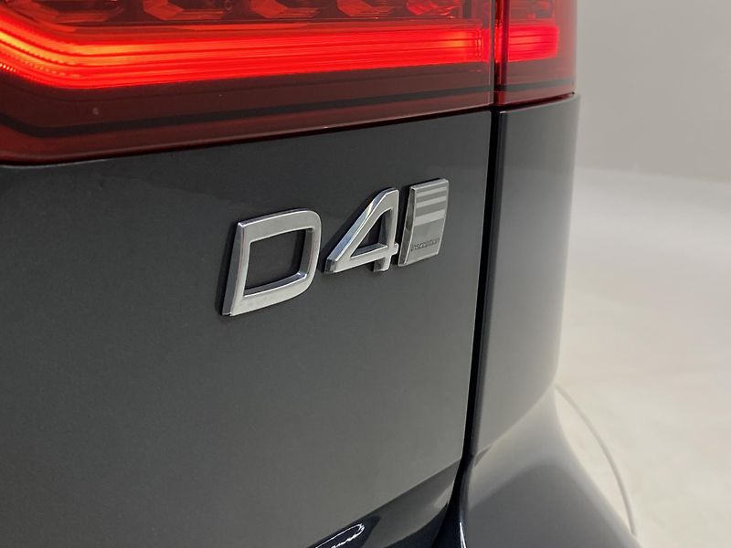 Volvo V60 D4 INSCRIPTION AUT REZERVACE - fotka 37 z 47